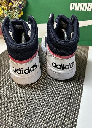 Оригінальні кросівки adidas 8