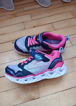 Легкие кроссовки skechers heart lights при ходьбе светятся