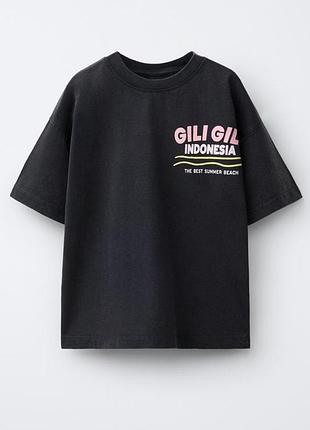 Футболка zara с принтом на спине для парня