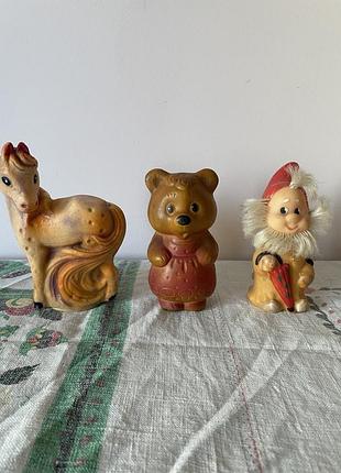 Игрушки прошлого резиновые