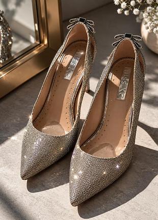 Туфлі kurt geiger miss kg човники на шпильці на підборах 38 р. святкові блискучі з бантиками блискітки сяючі
