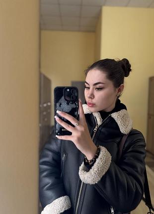 Дублянка жіноча bershka авіатор чорна коротка