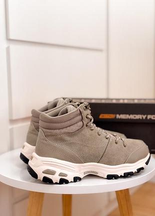 Черевики жіночі 38 skechers 2