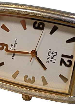Наручные часы б/у q&q quartz
