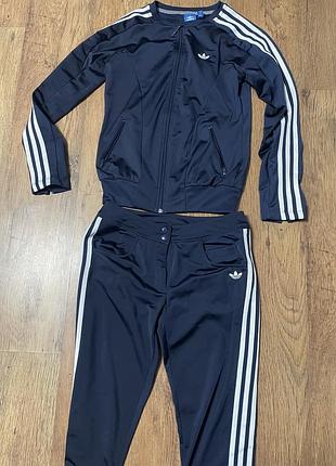 Adidas-спортивний костюм