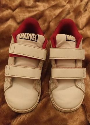 Кросівки для дітей adidas marvel білі з червоним