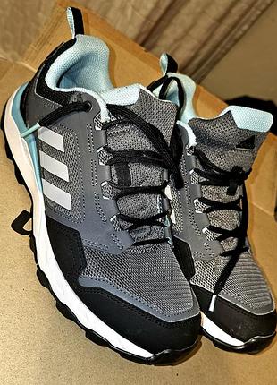 Adidas terrex 42 кроссовки очень хорошее состояние