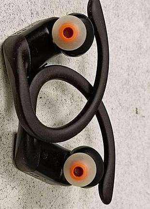Наушники bluetooth-гарнитура б/у beats powerbeats pro 7