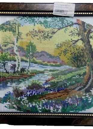 Б/у картина вишита ліс овал 32*23