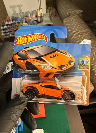 Колекційна машинка hot wheels lamborghini, no222/250, помаранчева