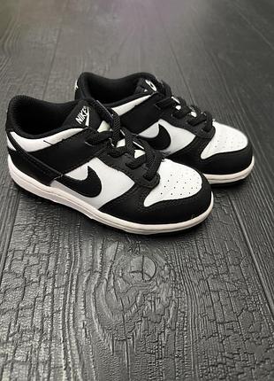 Кросівки nike (оригінал), чорні с білим, шкіряні , 26 розміру , шнурки які тягнуться
