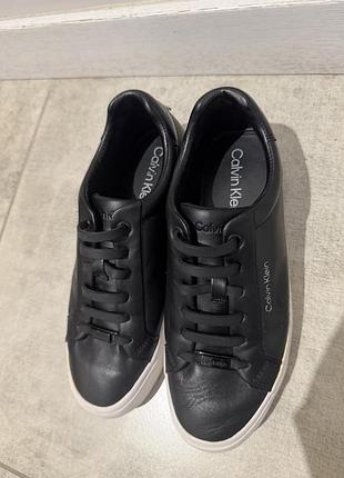 Кеди calvin klein. оригінал. кросівки. чорні шкіряні. 38 розмір 24,5 см стопа.