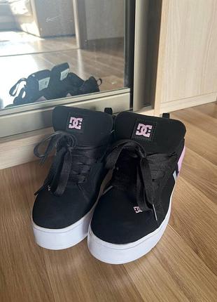 Продам dc-shoes 5