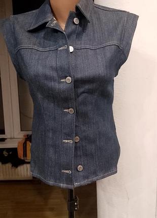 Безрукавка джинсовая р.xs. zara