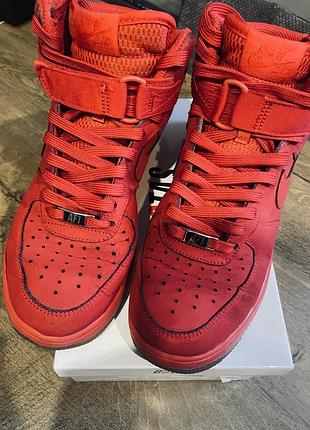Кросівки чоловічі nike червоні