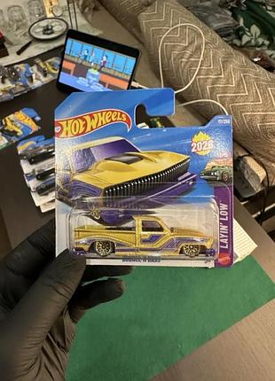 Колекційна моделька hot wheels layin' low bounce n' bass, золотисто-фіолетовий