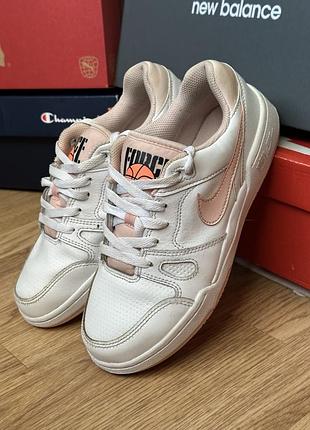 Кросівки жіночі nike full force low білі з рожевими акцентами, розмір 37.5, довжина устілки 24 см