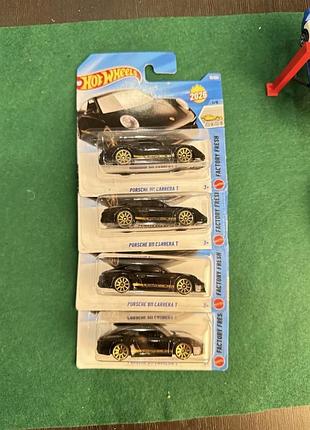 Колекційна моделька hot wheels porsche 911 carrera t чорна із золотистими смугами