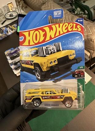 Колекційна машинка hot wheels «cruise bruiser» жовта