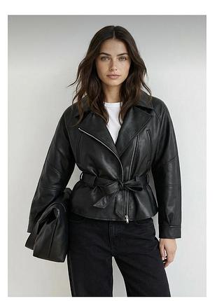 Жіноча шкіряна куртка з поясом 🖤