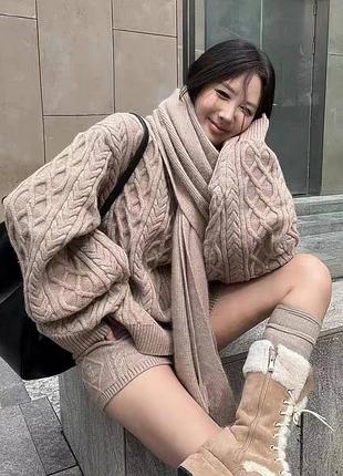 Wo, ан тройка #loropiana 🤎
кардиган широкий , крупна вʼязка
шорты 
шарф 
в составе кашемир 
размер s m

отправки 1-3 дня.