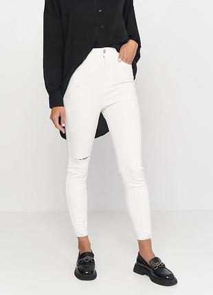 Stradivarius джинси skinny із рваними деталями