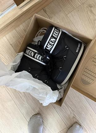 Чоботи жіночі moon boot чорні 35-38