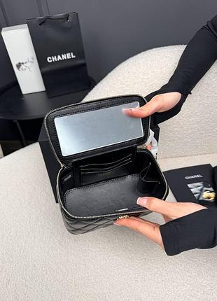Жіноча сумка mini vanity case in black lambskin 4