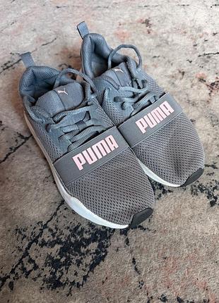 Кросівки дитячі puma сірі з рожевим логотипом