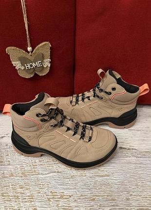 Кожаные фирменные ботинкиecco waterproof 35р.