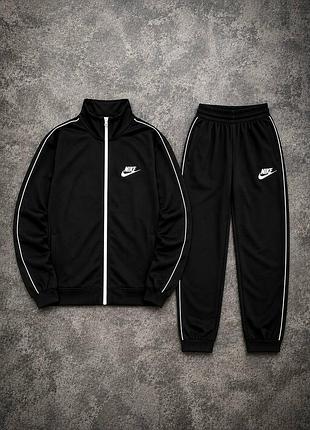 Спортивний костюм чоловічий nike на замку.