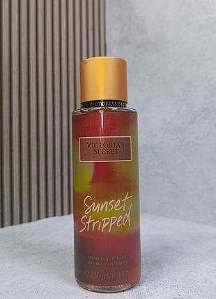 Парфумований спрей для тіла victoria's secret sunset stripped