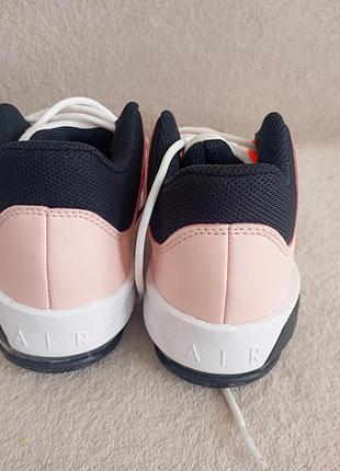 Кросівки нові nike 4