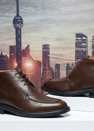 Мужские кожаные ботинки cescario scarpe (италия) - размер 40.
натуральная кожа премиум класса, снаружи и в середине. страна производитель итальялия
