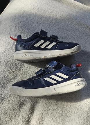 Кросівки для хлопчика adidas tensaur оригінал.  23.5р