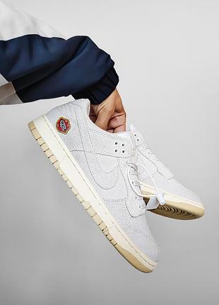 Nike dunk se low the future is equal 5