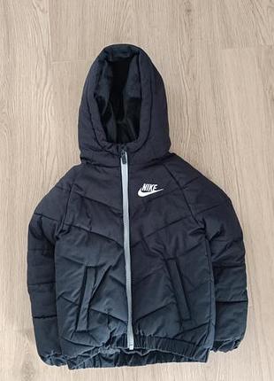 Куртка для хлопчика nike чорна утеплена синтепоном