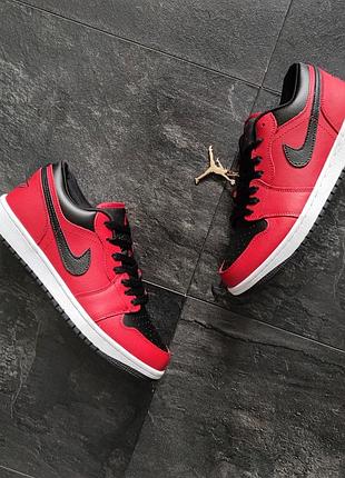 Nike air jordan retro 1 low red 6