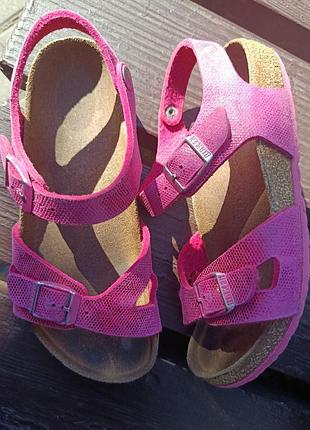 Детские ортопедические босоножки birkenstock оригинал 31р анатомические сандалии для девочки кожаная стелька 20 см
