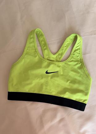 Жіночий спортивний топ nike салатовий розмір s