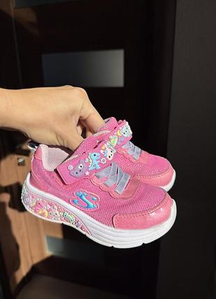 Кросівки для дівчинки skechers
