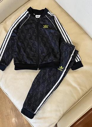 Adidas original спортивний костюм 1.5-2 роки ріст 92 кофта дов 38.5, шир 30.5, рукав від горла 41, низ дов 48, крок 29, пояс 22, шнурок ро (подарунок)