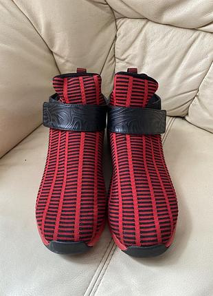 Продам кросівки