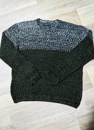 Мужской тёплый свитер , размер l-xl .