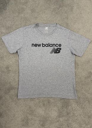 Футболка чоловіча new balance