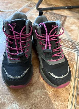 Кросівки для дітей reebok чорні з рожевим, розмір 28, довжина устілки 17,5 см, з флісом