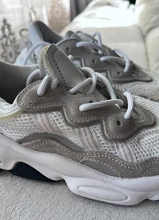 Кросівки adidas ozweego білі з сірими вставками