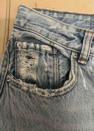 Голубые джинсы мом stradivarius s-m 6