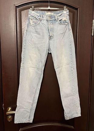 Голубые джинсы мом stradivarius s-m