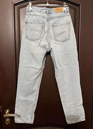 Голубые джинсы мом stradivarius s-m 2